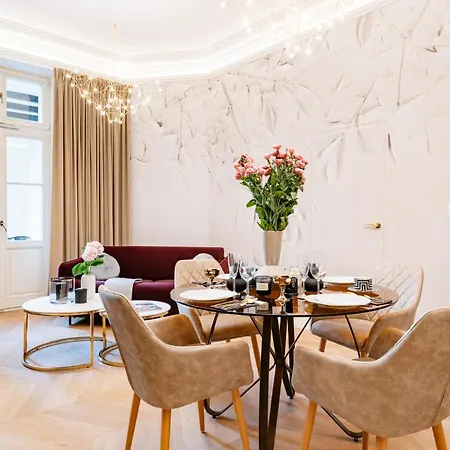 Apartamento Tyzenhauz Superior *