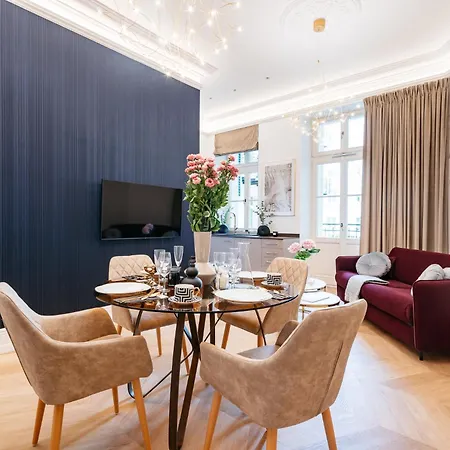 Tyzenhauz Superior Apartamento