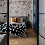 Tyzenhauz Superior Apartment