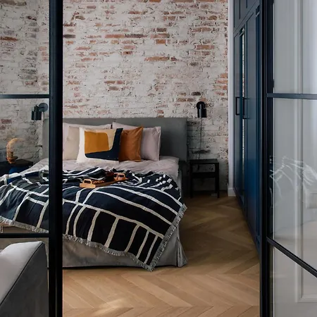 Tyzenhauz Superior Apartment
